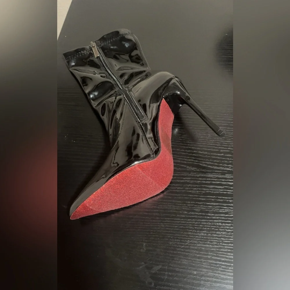 Belovely Sleek Elegance: Patent Leather Stiletto Boots - Picture 3 of 4